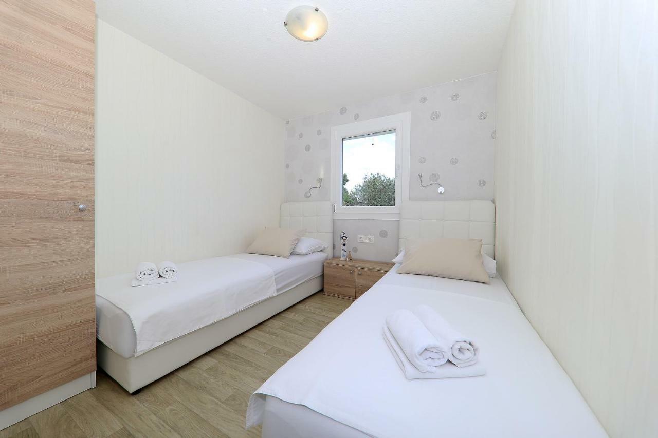 Camp Lostura Slanica Murter Dış mekan fotoğraf